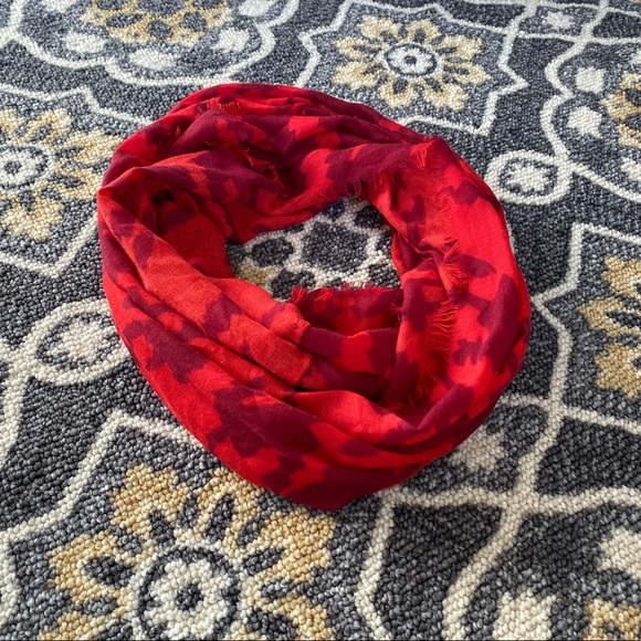 Infinity Scarf - Picture 1 of 2